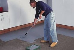 Покраска бетонного пола: грунтовка, обработка и обеспыливание